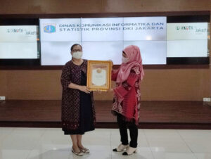 Apresiasi Kinerja Kehumasan Pemprov DKI Jakarta, Dinas Kominfotik Raih Penghargaan dari Poskota