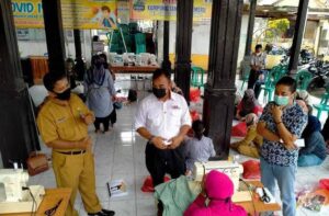 PT Semen Indonesia Program SIG Gelar Pelatihan Jahit dan Pertanian