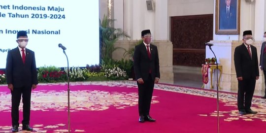 Resmi! Presiden Jokowi Lantik Nadiem jadi Mendikbud-Ristek