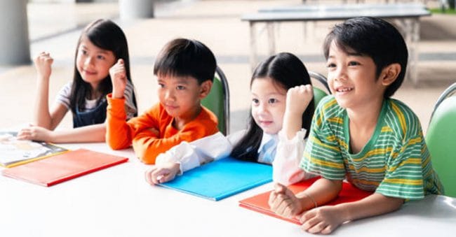 4 Cara Belajar Anak Kinestetik Beserta Tipsnya agar Lebih Menyenangkan