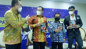 Diskusi Peluncura Buku Tata Negara Tanpa Arah