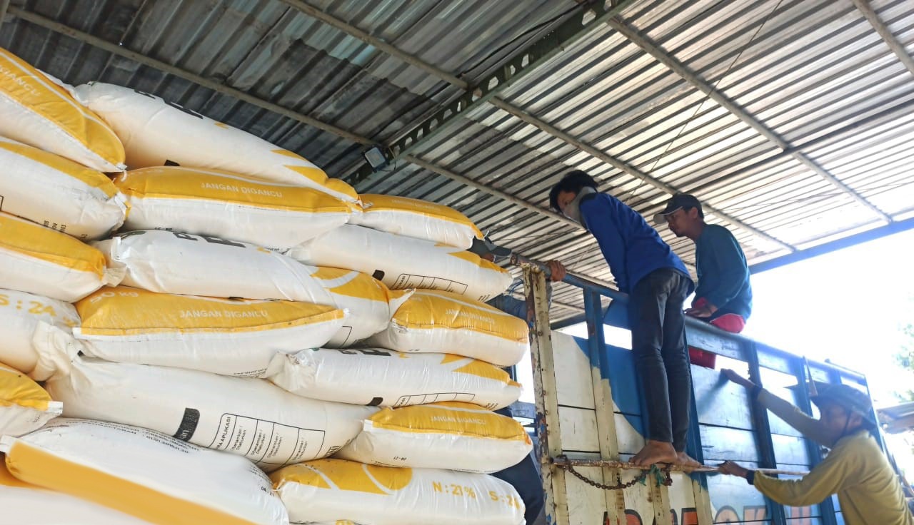 PTPN X Salurkan 876 Ton Pupuk Non Subsidi Kepada Petani