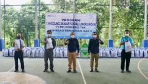 PTPP Bagikan Sembako untuk Para Pekerja dan Realisasikan Program KETUPPAT Ramadhan