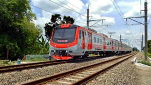 Pengguna KRL Turun 6 Persen pada Hari Pertama Masa Dilarang Mudik, Stasiun Cikoya Kembali Layani Pengguna