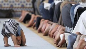 Shalat Tidak Khusyuk, Apakah Masih Bisa Mencegah Perbuatan Keji Dan Mungkar? – MATRA