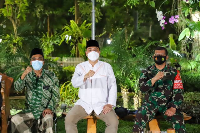 Walkot Surabaya: Masyarakat Boleh Salat Idulfitri di Masjid Sesuai Zonasi