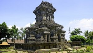 6 Fakta Menarik Candi Singosari, Salah Satunya Miliki Patung Penjaga Terbesar di Dunia!