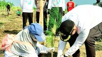 Aksi Bersih Pantai di Kendal Warnai Hari Lingkungan Hidup Sedunia