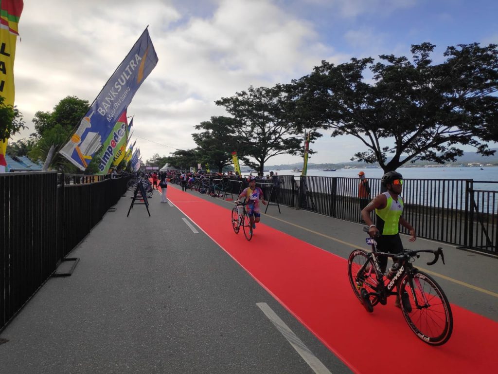 Kendari Triatlhon 2021 Resmi dibuka Menparekraf Secara Virtual