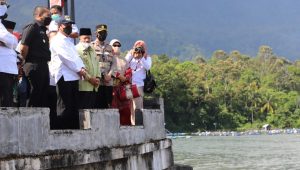 Kunjungi Danau Maninjau, Menteri Trenggono Tegaskan Penataan KJA
