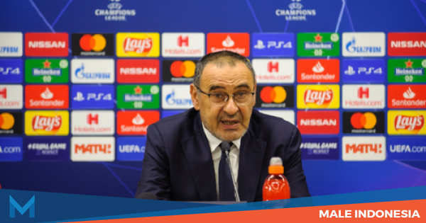 Maurizio Sarri, dari Pegawai Bank ke Sepak Bola