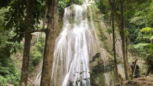 Menikmati Keindahan Alam Air Terjun Tondopi Bombana