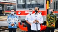 Video Jokowi Pantau Vaksinasi Penumpang dan Petugas KRL di Stasiun Bogor