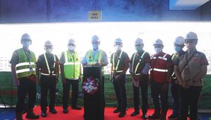 WEGE KSO Gelar Lifting Atap Stadion Proyek JIS Seberat 3.900 Ton