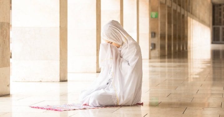 Wajib Bagi Pria Muslim, Bagaimana Hukum Salat Jumat Bagi Wanita?