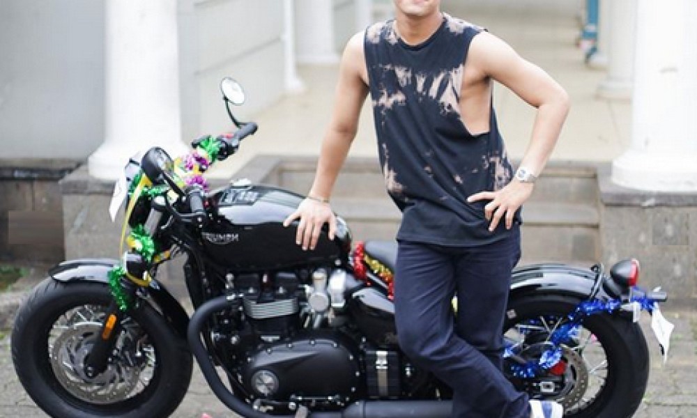 Pamer Kado Ulang Tahun, Rizky Billar: Dari Orang Spesial Pamer Kado Ulang Tahun, Rizky Billar: Dari Orang Spesial