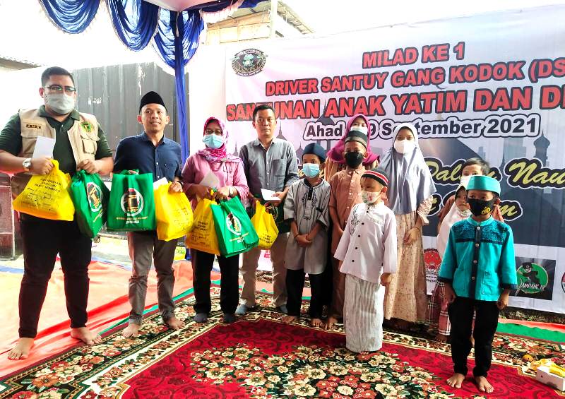 Driver Santuy Gang Kodok (DSGK) menggelar santunan anak yatim dan dhuafa