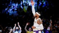 Carmelo Anthony dari Lakers melewati Moses Malone untuk posisi ke-9 dalam daftar pencetak gol sepanjang masa – Majalah Time.com