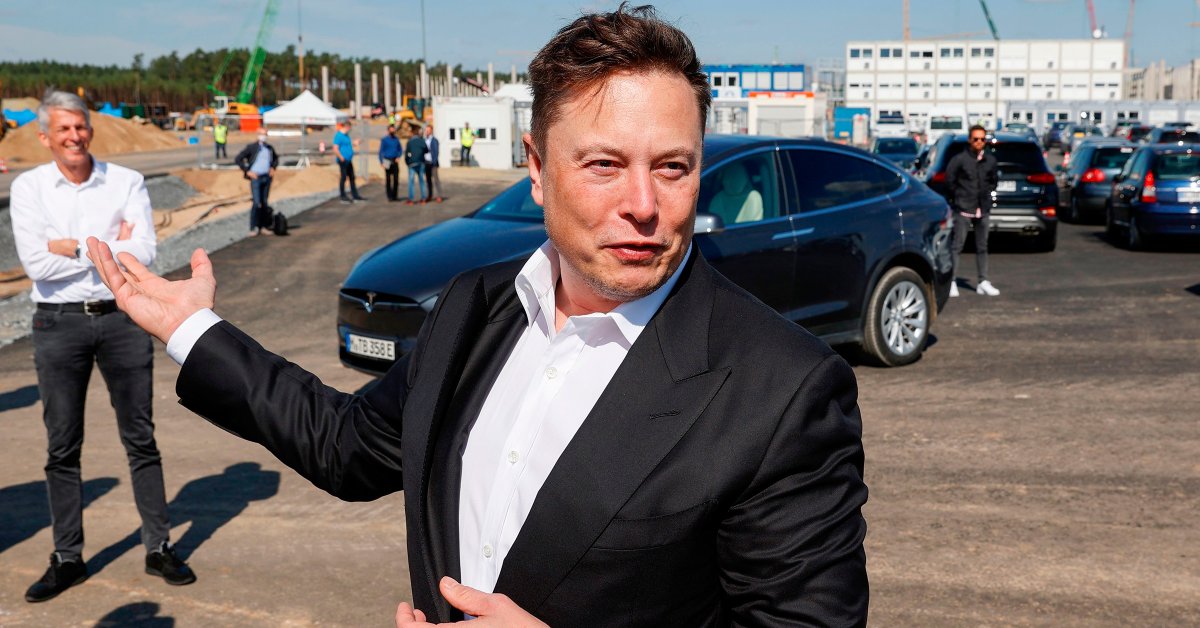 Elon Musk Bertanya kepada Twitter Apakah Dia Harus Menjual 10% Saham Tesla-nya – Majalah Time.com