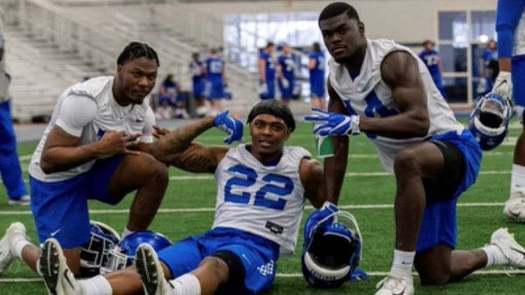 Jamin Davis dari Washington termotivasi oleh mantan rekan setimnya Chris Oats, yang menderita stroke pada tahun 2020 – Majalah Time.com