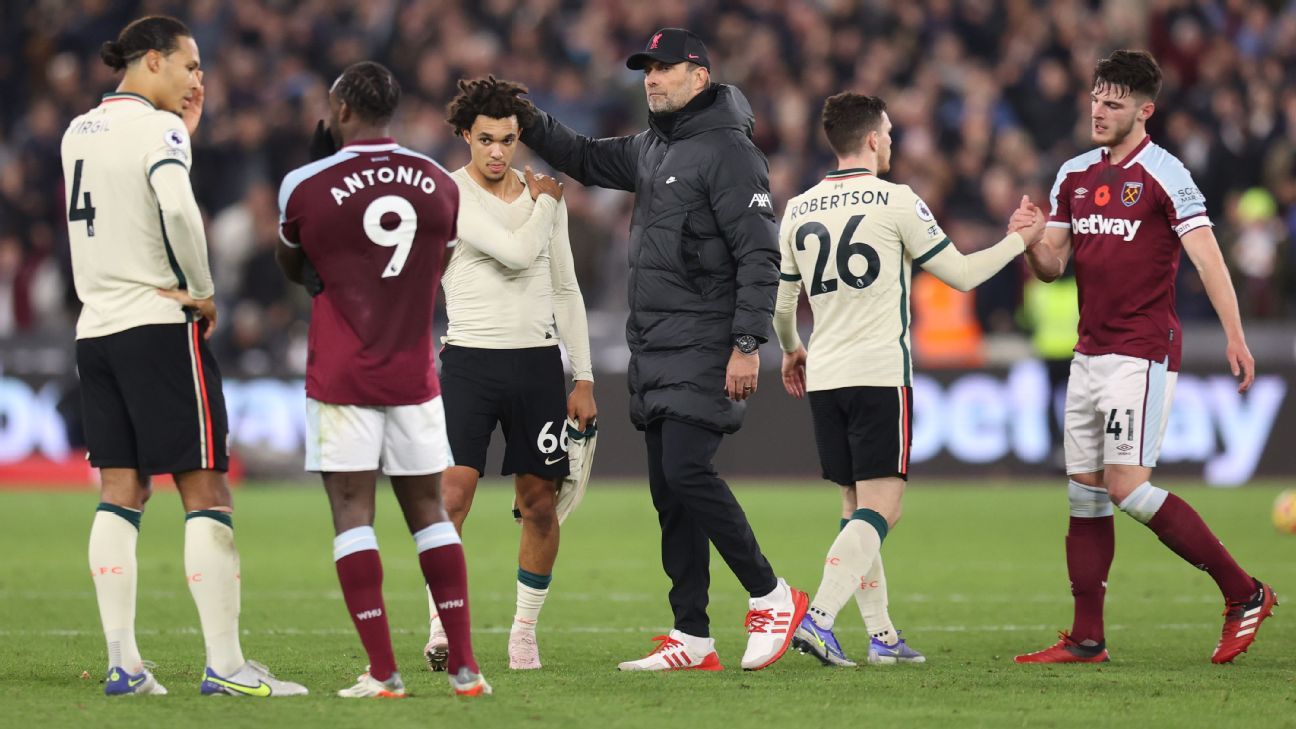 Kekalahan Liverpool dari West Ham yang bangkit kembali membuat Jurgen Klopp marah pada ofisial, memperlihatkan skuad yang diregangkan