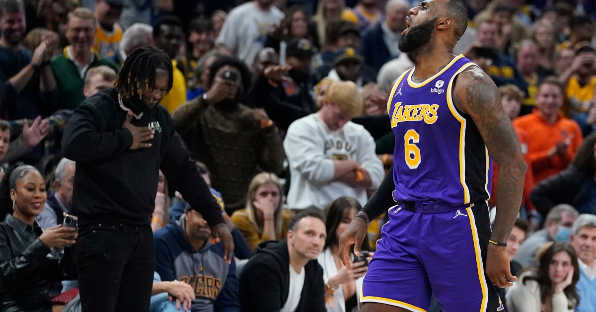 Lebron James Denda $ 15.000 untuk Gerakan Cabul – Majalah Time.com Lebron James Denda $ 15.000 untuk Gerakan Cabul – Majalah Time.com