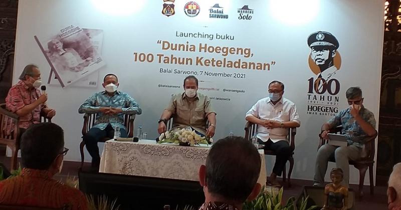 Bendahara Asosiasi Media Digital Indonesia Jadi Moderator Peluncuran Buku Dunia Hoegeng