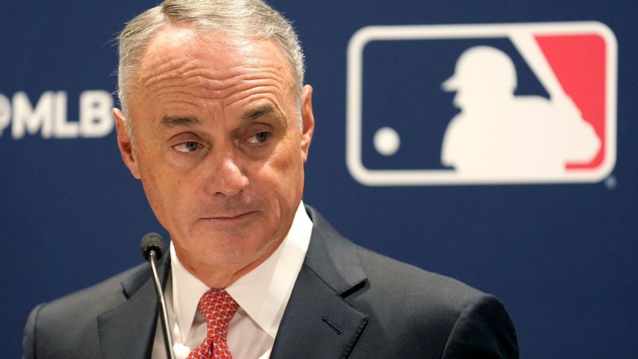 Komisaris, pandangan berbeda direktur eksekutif MLBPA menunjukkan kesenjangan besar tetap ada pada hari pertama penguncian – Majalah Time.com