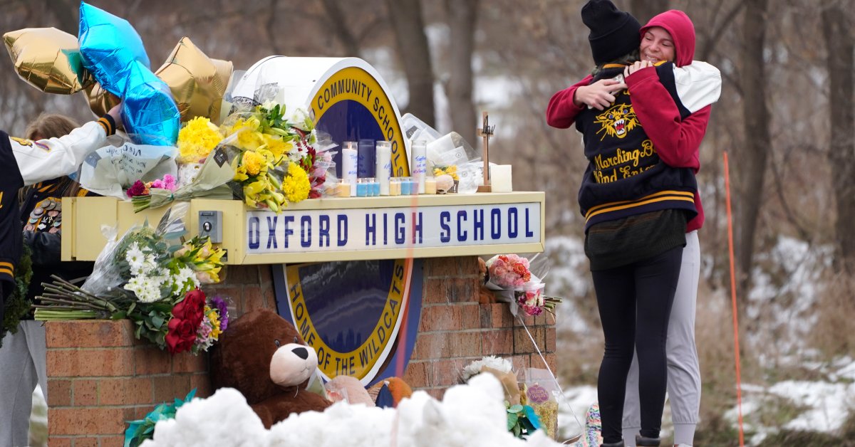 Orang Tua Tersangka Remaja dalam Penembakan di Sekolah Michigan Didakwa Dengan Pembunuhan Tidak Secara Sukarela – Majalah Time.com