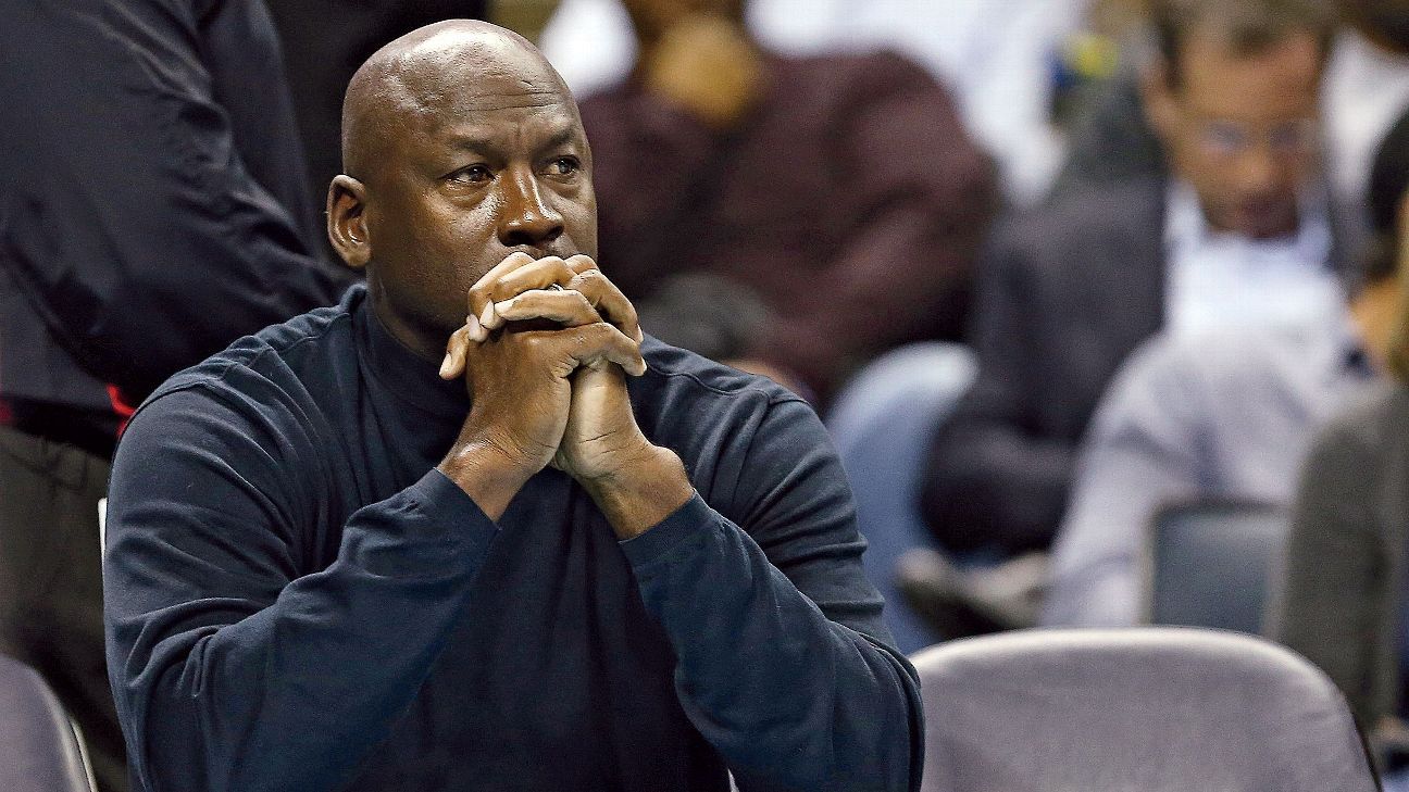 Pembebasan bersyarat dibatalkan untuk pria yang dihukum karena membunuh ayah Michael Jordan