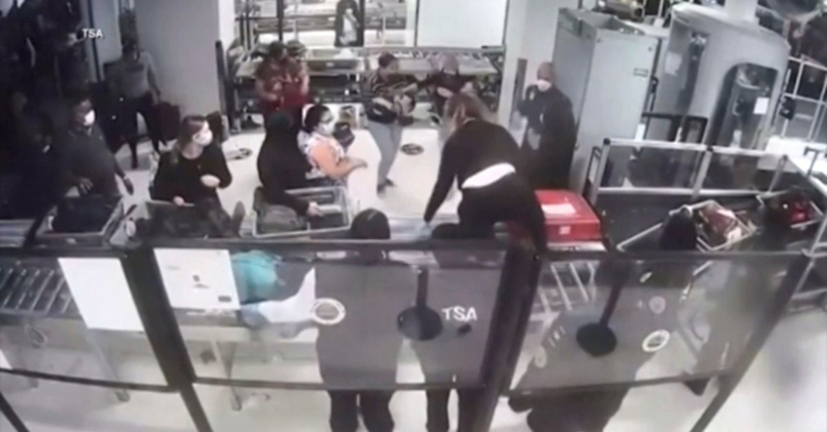 Petugas TSA Menyelamatkan Bayi yang Berhenti Bernapas di Bandara New Jersey – Majalah Time.com