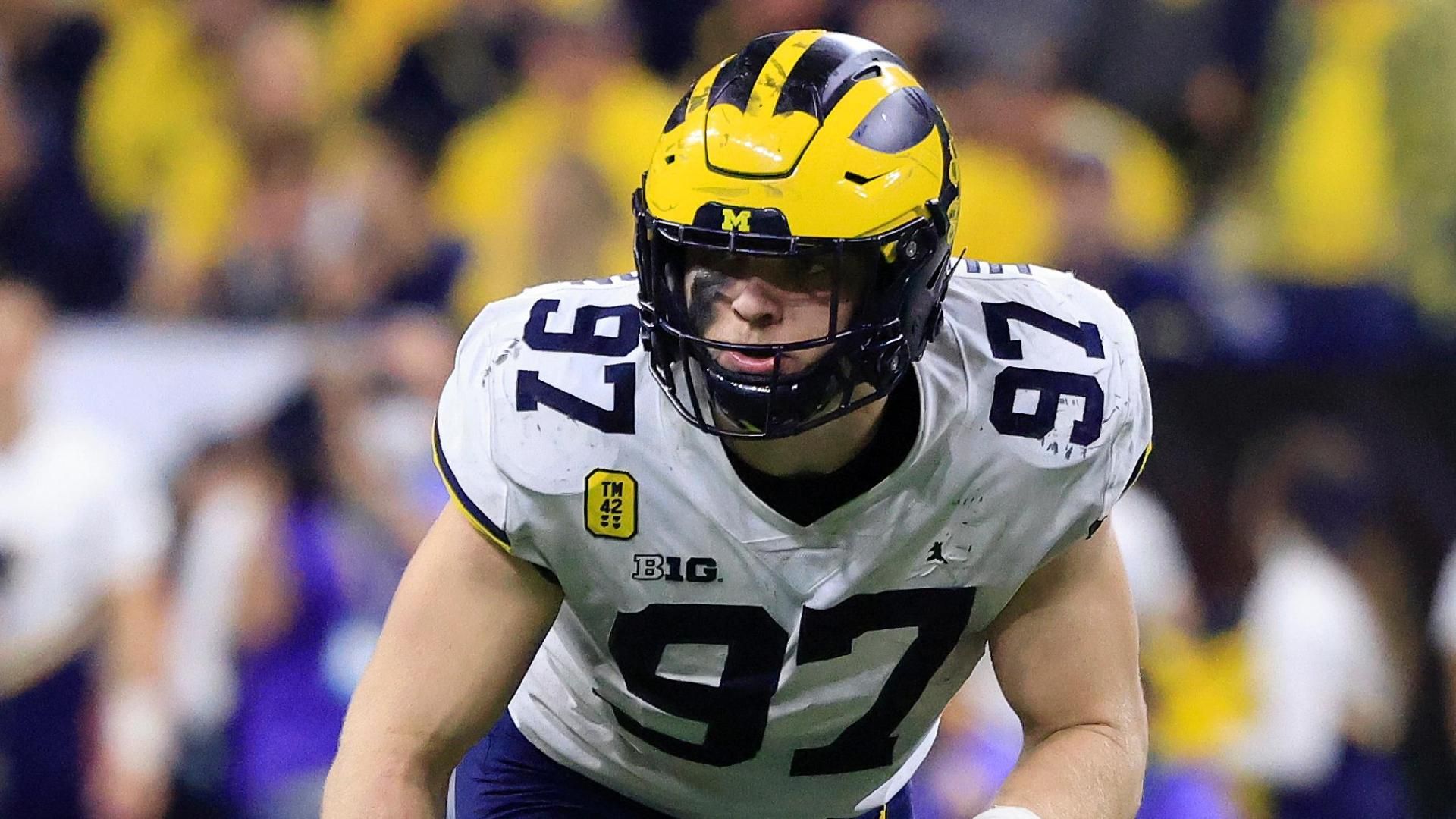 Aidan Hutchinson dari Michigan Wolverines akan memasuki draft NFL 2022