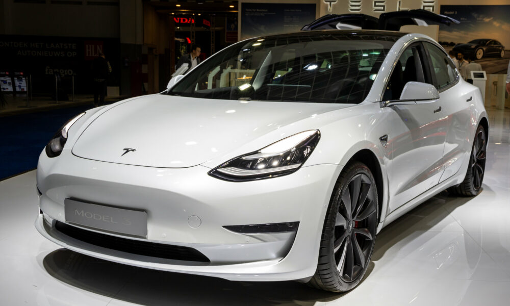 Alasan Tesla Menarik Kembali Ratusan Ribu Unit Model 3 SUARA-PEMBARUAN ...