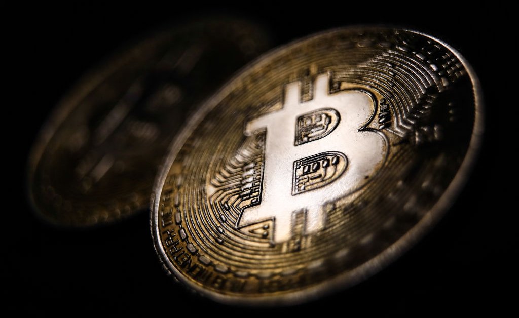 Bitcoin Telah Kehilangan Setengah Nilainya Sejak Mencapai Rekor Tinggi