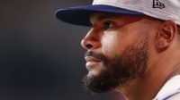 Dak Prescott dari Dallas Cowboys meminta maaf atas komentar tentang penggemar yang melemparkan benda ke ofisial