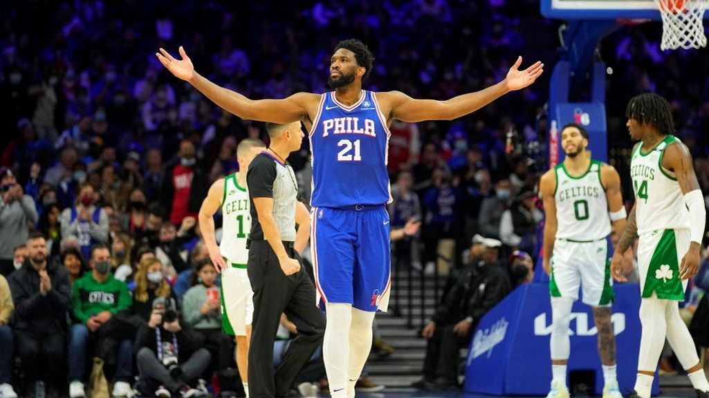 Joel Embiid dari Philadelphia 76ers, sekali 50-1, sekarang bertaruh favorit untuk memenangkan MVP
