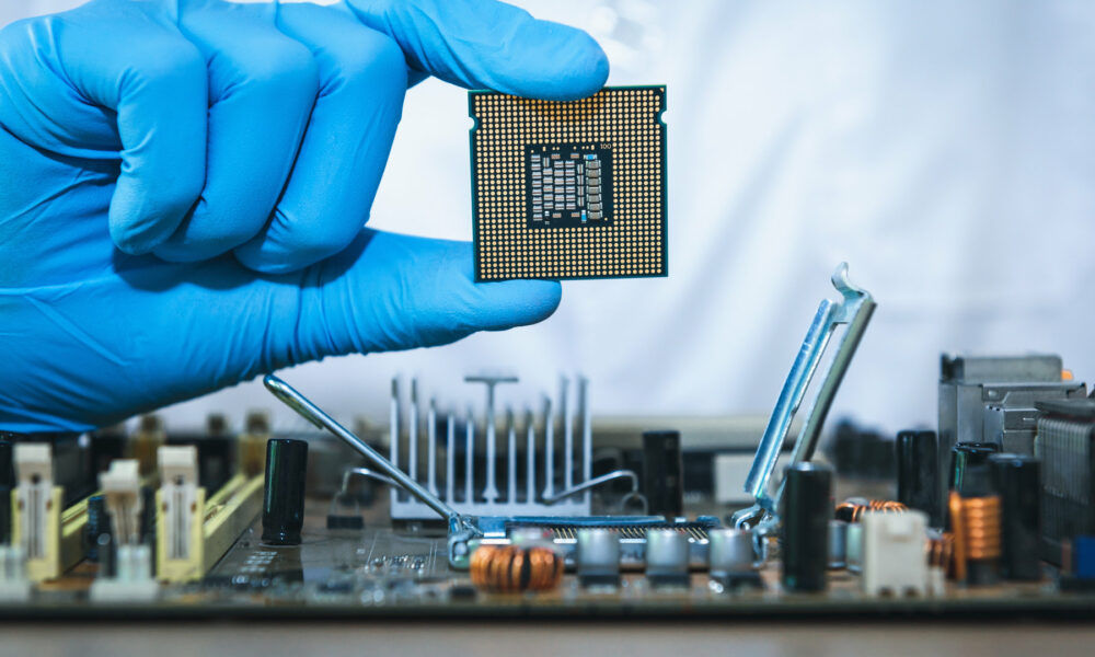Kelangkaan Piranti Semikonduktor Diramalkan Usai pada 2023