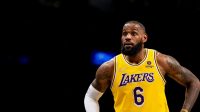 LeBron James dari Los Angeles Lakers, Anthony Davis akan duduk di luar vs. Charlotte Hornets