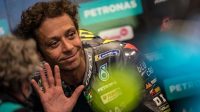 Legenda MotoGP Valentino Rossi akan membalap dengan roda empat pada 2022 Legenda MotoGP Valentino Rossi akan membalap dengan roda empat pada 2022