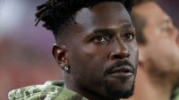 Mantan Tampa Bay Buccaneers WR Antonio Brown mengatakan ‘tidak ada yang salah dengan kesehatan mental saya’ setelah ledakan sampingan