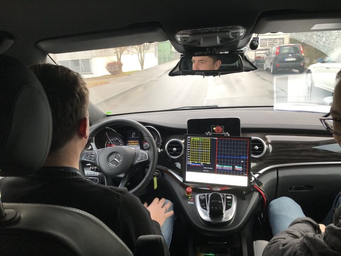 Mercedes-Benz Membeli Saham Pembuat Teknologi Lidar Asli AS