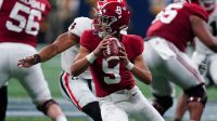 Para pelatih memuji Alabama QB Bryce Young menjelang pertandingan gelar CFP vs. Georgia Para pelatih memuji Alabama QB Bryce Young menjelang pertandingan gelar CFP vs. Georgia