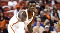 Pemain basket Texas yang menonjol, Andrew Jones, yang menjalani perawatan untuk leukemia, menyumbangkan sebagian dari uang NIL untuk penelitian kanker Pemain basket Texas yang menonjol, Andrew Jones, yang menjalani perawatan untuk leukemia, menyumbangkan sebagian dari uang NIL untuk penelitian kanker