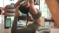 Pose Asyik Yoga 2022 – MAJALAH EKSEKUTIF # terbit sejak 1979 Pose Asyik Yoga 2022 – MAJALAH EKSEKUTIF # terbit sejak 1979