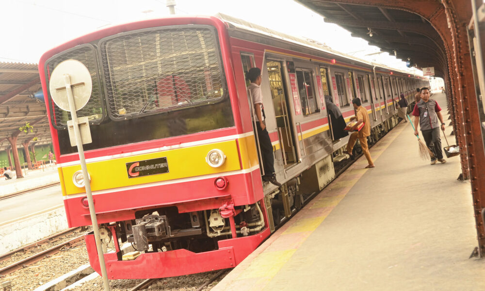 Terus Meningkat, Jumlah Penumpang KRL Tembus 518 Ribu per Hari