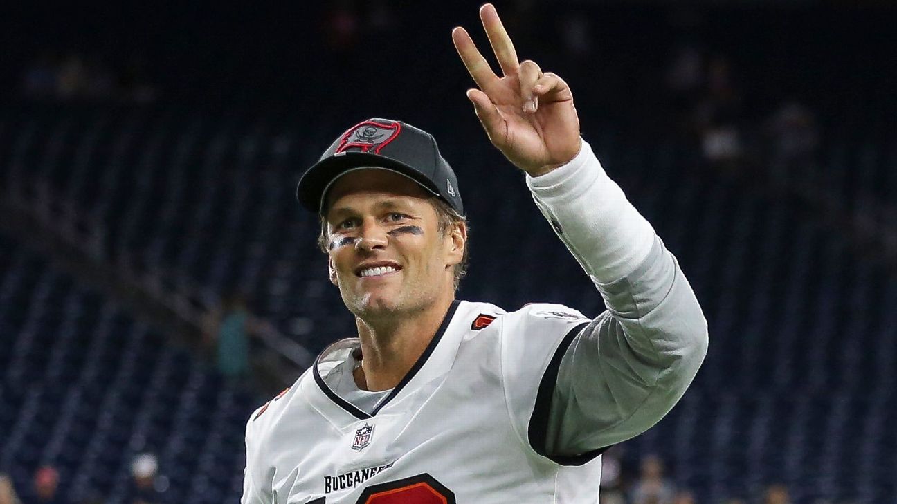 Tom Brady pensiun setelah 22 musim, tujuh kemenangan Super Bowl dengan New England Patriots, Tampa Bay Buccaneers, kata sumber