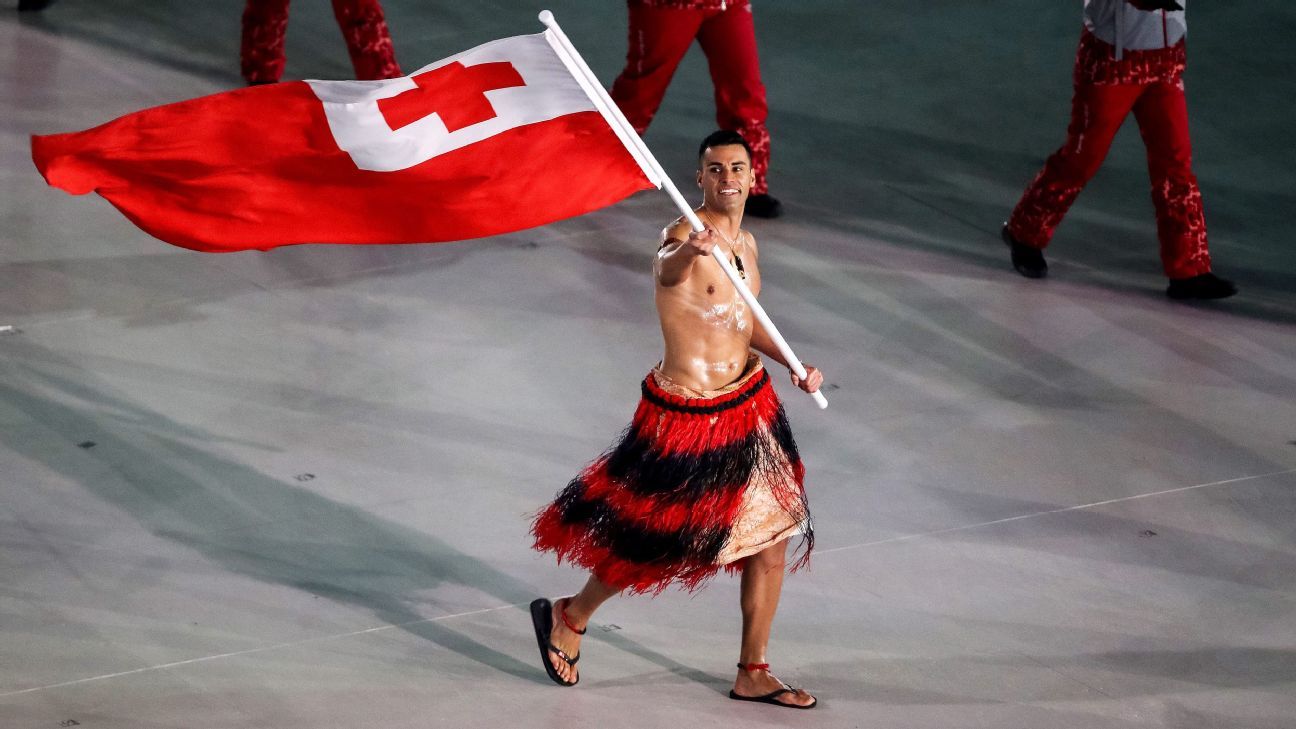 Tonga Olympian Pita Taufatofua bekerja untuk membantu tanah air setelah gunung berapi yang menghancurkan, tsunami