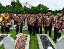 Ziarah dan Tabur Bunga di Taman Makam Pahlawan Oleh AKABRI Angkatan 83 Ziarah dan Tabur Bunga di Taman Makam Pahlawan Oleh AKABRI Angkatan 83