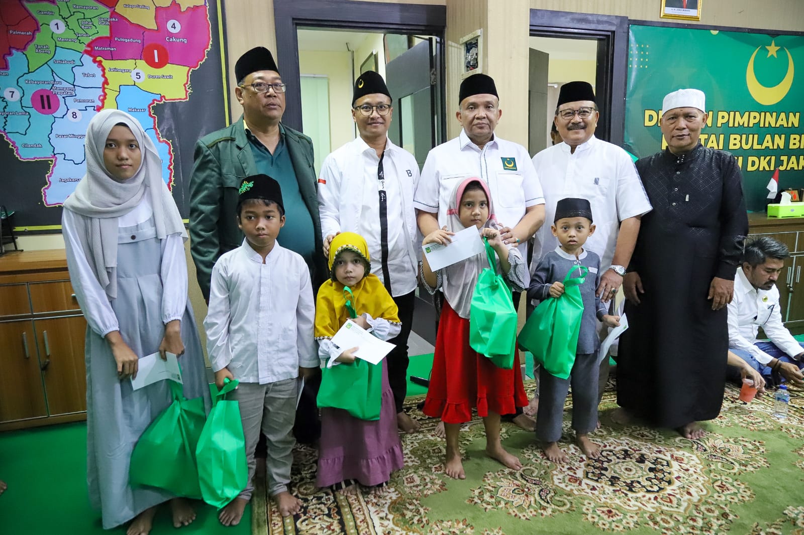 Afriansyah Noor dan Jajaran DPW PBB DKI Jakarta Hadiri Acara Santunan 100 Anak Yatim