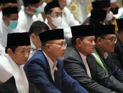 Laksamana TNI Yudo Margono Sholat Idul Fitri Bersama Wapres di Istiqlal